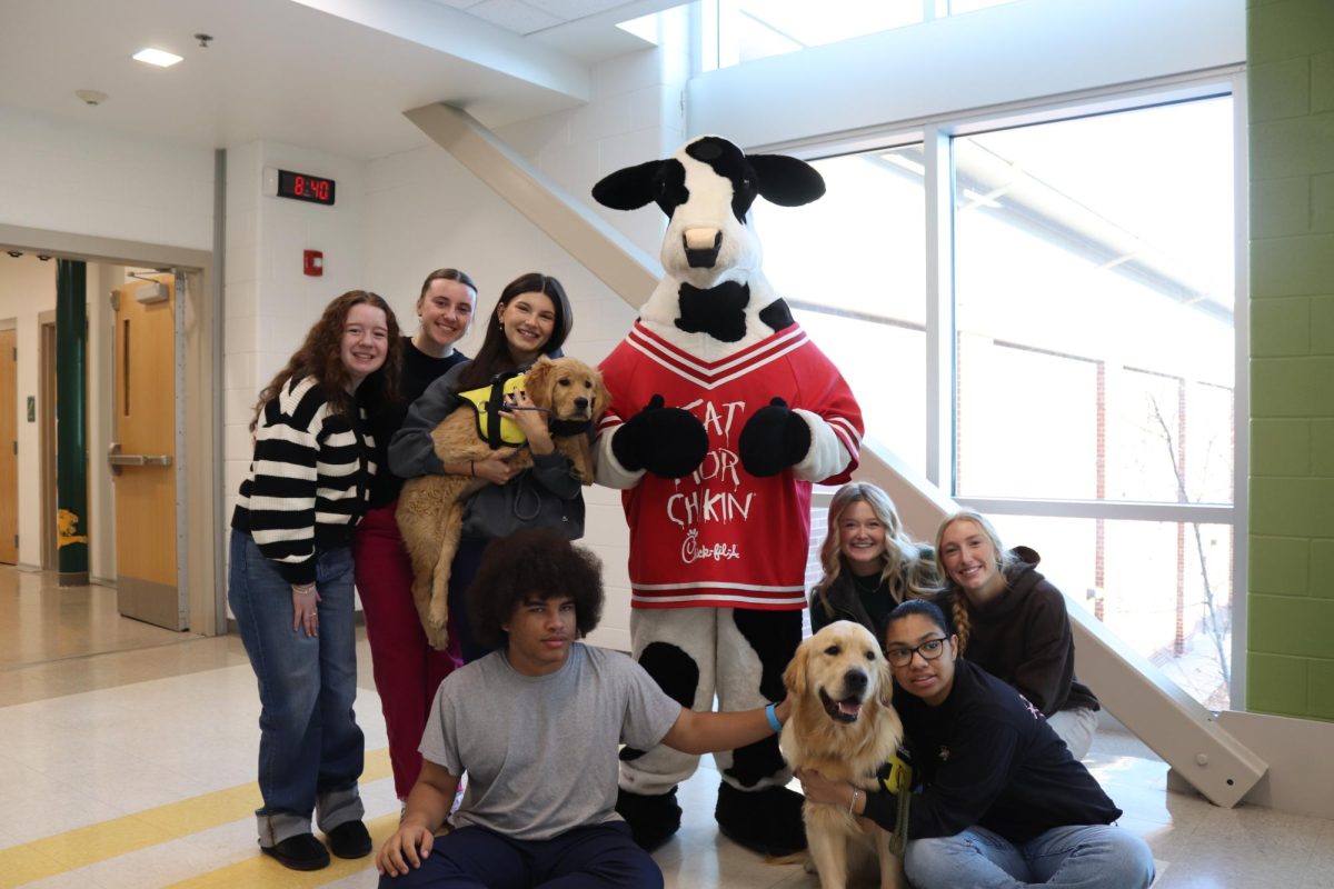Facility dog's Griff and Wash spent the class period with the Louisa Lions Roar.