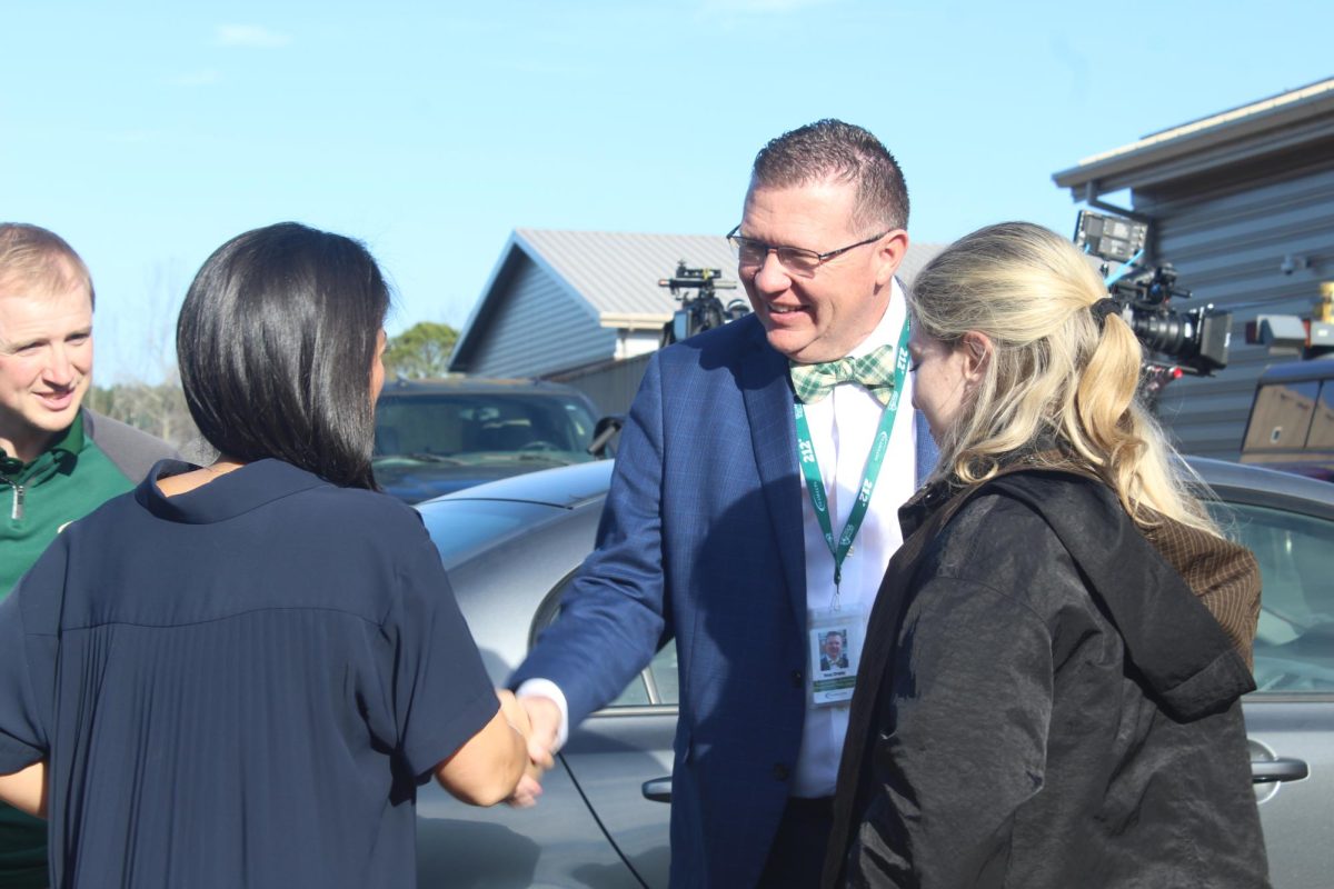 Superintendent Doug Straley introduces himself to Laura Jarret from the Today Show and extends his gratitude for their involvement in the event. 